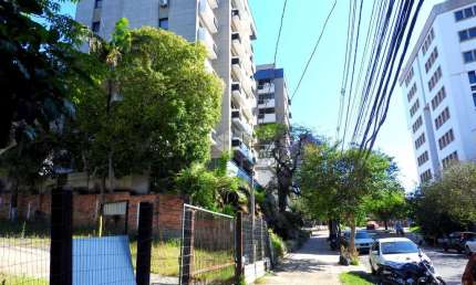 Terreno à venda na Avenida Luiz Manoel Gonzaga, 379, Três Figueiras, Porto Alegre