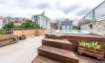 COBERTURA COM 3 DORM, SENDO 1 SUÍTE, 2 VAGAS, TERRAÇO E PISCINA NO BAIRRO BELA VISTA.