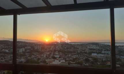 Casa em condomínio, 4 quartos, 2 suítes, no bairro Nonoai em Porto Alegre