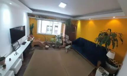 Ótimo apartamento, de frente, bem arejado e iluminado. São 3 dormitórios, 1 suíte, banheiro social,