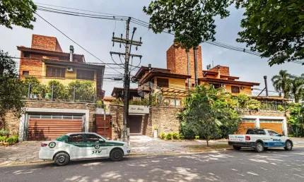 Casa residencial em condomínio no bairro Boa Vista / Porto Alegre