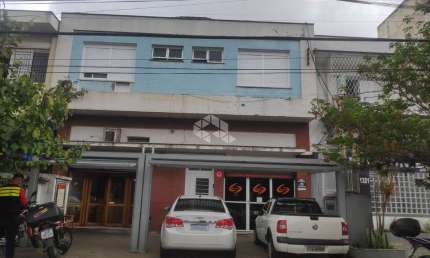 Prédio Comecial à Venda no Bairro São João, 364m², Pavilhão, 2 Apartamentos e Cozinha Industrial