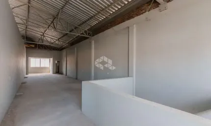Prédio comercial com 1.200 m2, em ótima localização no bairro floresta