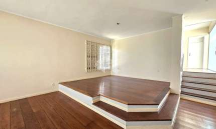 Casa com 5 dormitórios, suite, piscina - Sarandi  Porto Alegre.