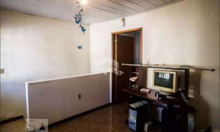 Casa de alvenaria,4 dormitórios ,sendo uma suíte,3 banheiros ,churrasqueira