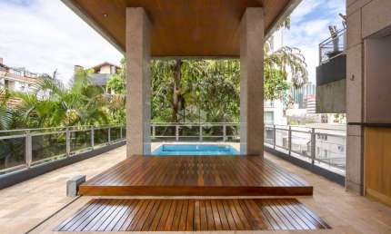 Apartamento garden com 261 m² de área privativa, 3 suítes e 2 vagas de garagem