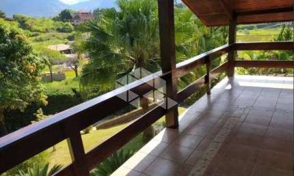 Vendo Linda Chácara de Cond. Village Serrano são Bento do Sapucaí