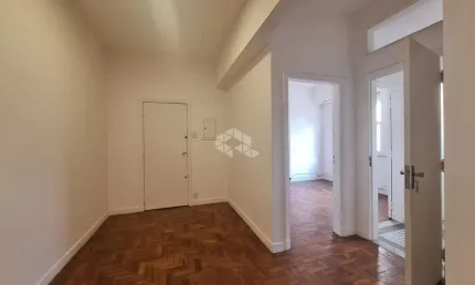 Ótima Sala Comercial com 75m² com 4 salas ou 3 salas e 1 recepção em frente Metro Anhangabaú