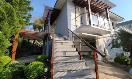 Casa  a venda de 3 dormitórios no bairro Santa Marta Bento Gonçalves RS.