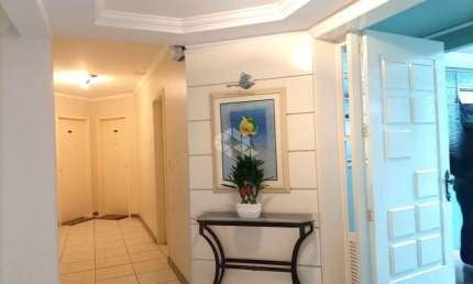Apartamento de 3 dormitórios semimobiliado no Bairro Botafogo
