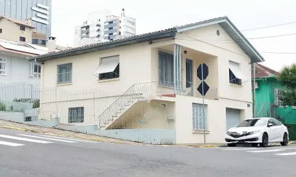 Casa com 3 quartos à venda na Rua Garibaldi, 389, São Francisco, Bento Gonçalves