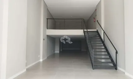 Sala Comercial térrea com mezanino de 228m² privativos.
