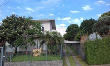 Aproveite a Black Friday, casa com 3 dormitórios, sendo 1 suite.