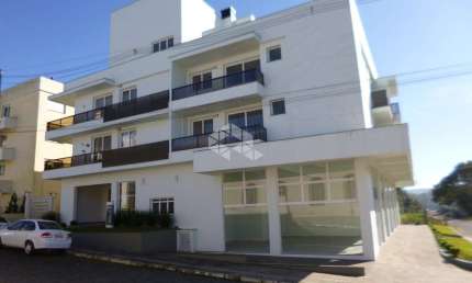 Amplo apartamento 02 dorm., 90 m², próximo a Escola Madre Felicidade.