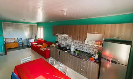 Casa mista com 04 dormitórios em bairro residencial