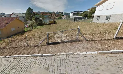 Terreno em lugar alto, medindo 25 x 30 mm  com vista vista panorâmica,  bairro residencial.