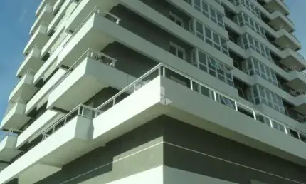 Apartamento de luxo decorado e imobiliado no Humaitá