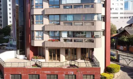 Apartamento com 04 dormitórios/quartos, 04 banheiros sendo 03 suítes