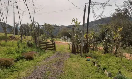 Área de terras no interior de bento gonçalves, próxima do vale dos vinhedos, no caminho para santa t