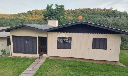 Casa de madeira no bairro são joão bem localizada perto da rodovia
