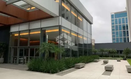 Sala em elegante condomínio comercial ao lado do boulevard assis brasil