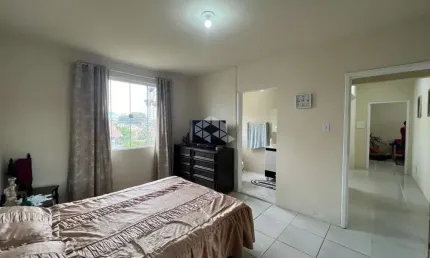 Casa com 03 quartos/dormitórios no bairro Barreiros, em São José- SC