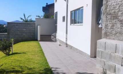 Casa com 03 quartos/dormitórios no bairro Centro, em Santo Amaro da Imperatriz- SC