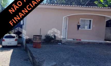 Casa com 02 quartos/dormitórios no bairro Saudade, em Biguaçu- SC
