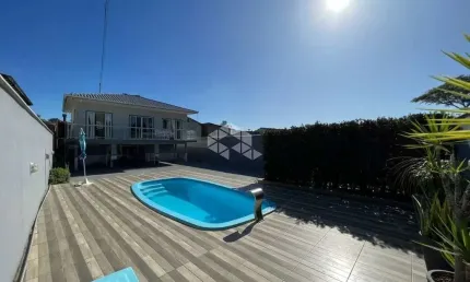 Casa com 4 quartos/dormitórios no bairro Serraria, em São José- SC