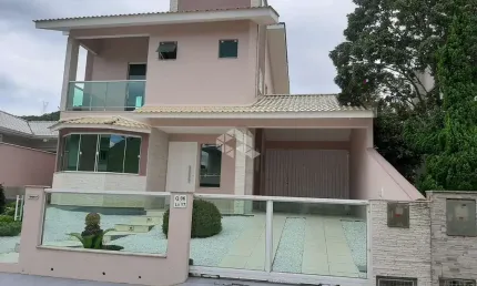 Csa em Condomínio com 4 quartos/dormitórios no bairro Praia de Fora, em Palhoça- SC