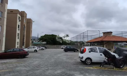Apartamento com 2 quartos/dormitórios no bairro Fundos, em Biguaçu- SC
