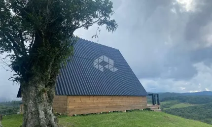 Chalé mobiliado no bairro rio antinhas, em águas mornas- sc