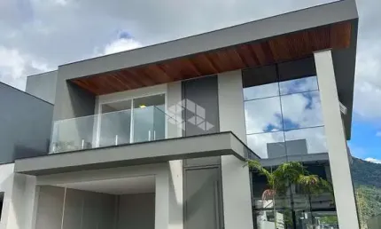 Casa com 3 quartos/dormitórios no bairro pedra branca, em palhoça- sc