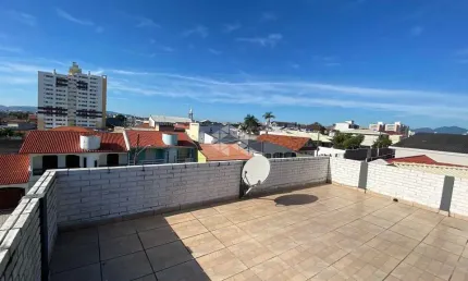 Casa com 4 quartos/dormitórios no bairro barreiros, em são josé- sc