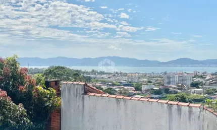 Casa com 3 quartos/dormitórios no bairro serraria, em são josé - sc