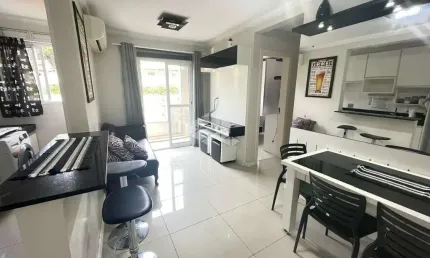 Apartamento com 2 quartos, mobiliado com vaga no Teresópolis