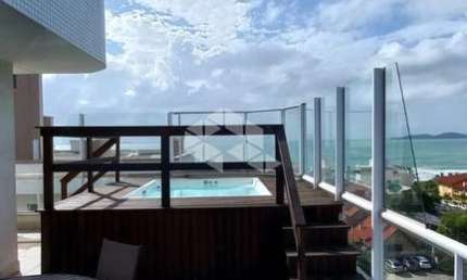 Apartamento duplex com quatro quartos em Quatro Ilhas Bombinhas SC