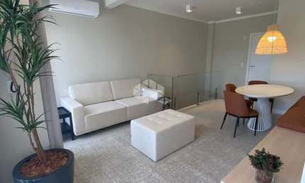 Apartamento duplex com dois quartos vista mar no Mariscal Bombinhas SC