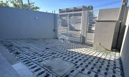 Casa duplex com três quartos em Morrinhos Bombinhas SC
