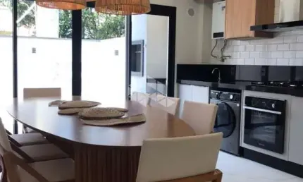 Casa duplex mobiliado com dois quartos no Mariscal em Bombinhas SC