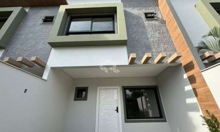 Casa sobrado duplex com duas suítes no Mariscal Bombinhas SC
