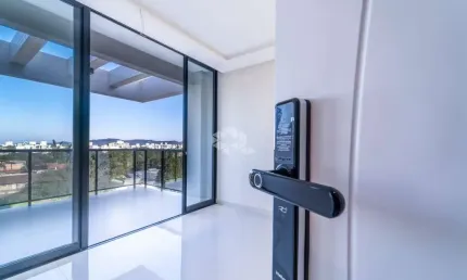 Apartamento duplex com três quartos em Mariscal Bombinhas SC