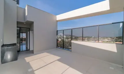 Apartamento duplex com três quartos no Mariscal Bombinhas SC