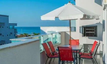 Duplex à venda em mariscal, bombinhas, com 3 suítes e vista para o mar