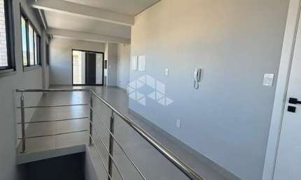 Cobertura duplex com três suítes próximo a praia do Mariscal