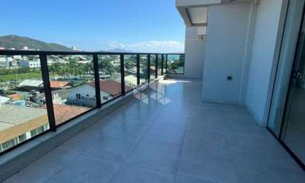 Cobertura duplex com três suítes no Mariscal em Bombinhas SC