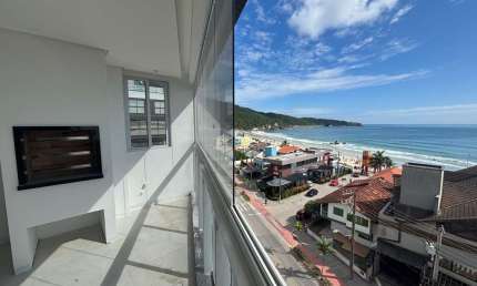 Apartamento frente mar com três quartos em Bombas Bombinhas SC
