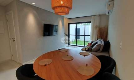 Casa sobrado com duas suites mobiliado no canto Grande em Bombinhas SC