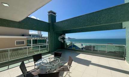 Cobertura duplex frente mar mobiliada no Mariscal em Bombinhas SC
