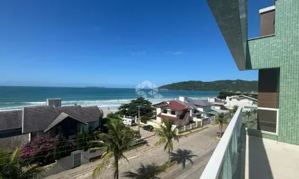 Cobertura duplex frente mar mobiliada no mariscal em bombinhas sc